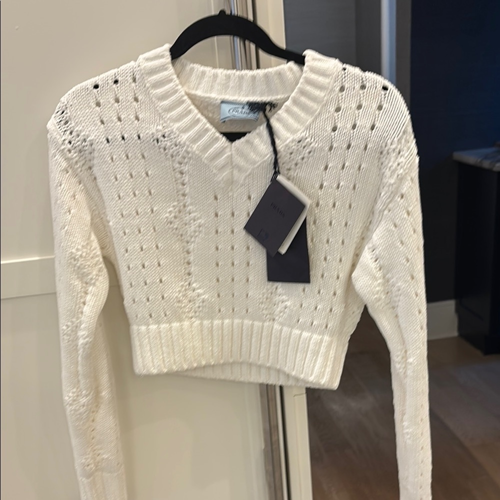 Brand new Prada White Cable Knit V-Neck Sweater with logo on back size 36 women